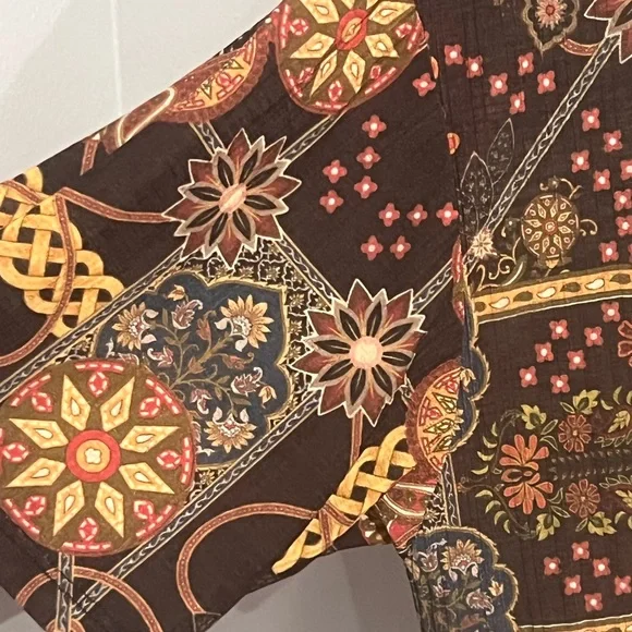 Zara pattern stretch material top!🤎
Never worn zara top! short and cute! - Picture 2 of 4